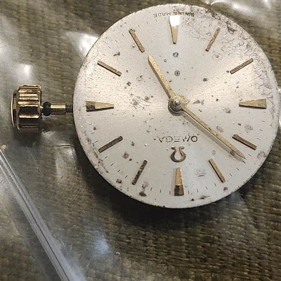 Vintage Omega Movements one works great the other one doesnt - Picture 11 of 12